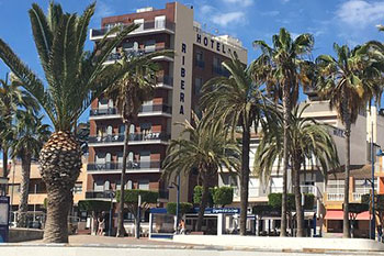 Hotel Ribera - Image of the hotel from the outside 